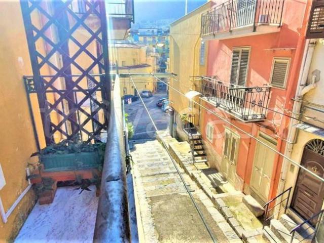 Affittasi bilocale a Carini via Stella, 15