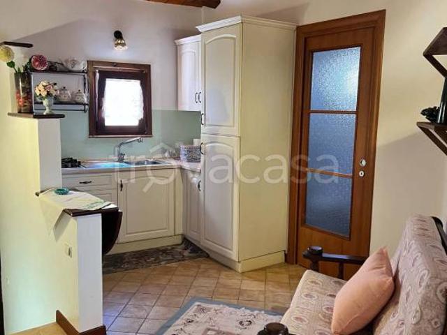 Affittasi bilocale a Castelbuono via Vittimaro