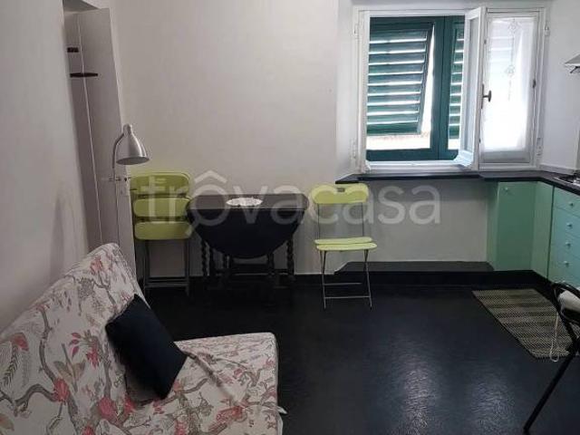Affittasi bilocale a Genova via Degli Orefici, 9, Caricamento