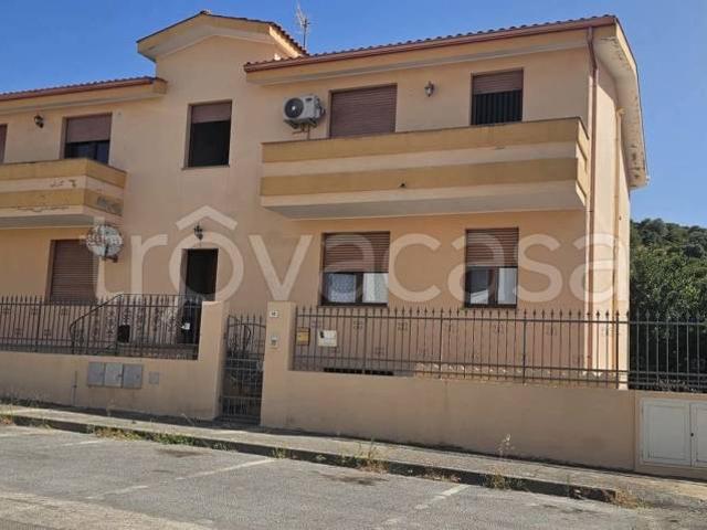 Affittasi bilocale a Iglesias via Gerrei, 35