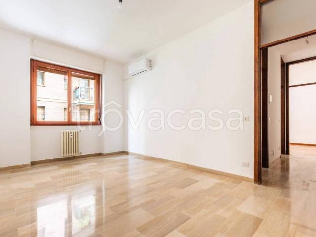 Affittasi bilocale a Milano via Correggio, 75, De Angeli