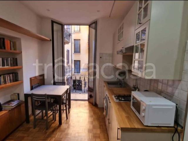Affittasi bilocale a Milano via Lodovico Settala, Buenos Aires