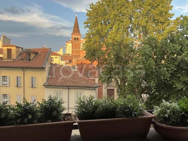Affittasi bilocale a Milano via San Marco, Turati