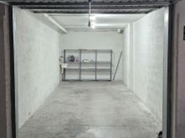 Affittasi garage via Parri zona Fiera Bologna