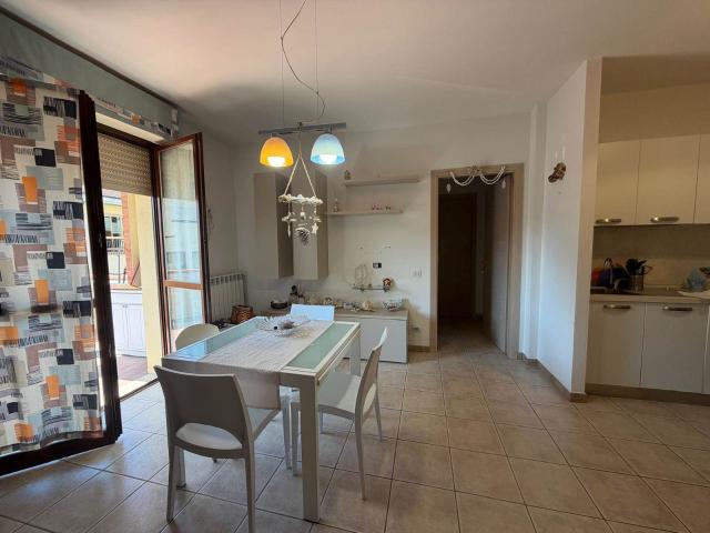 AFFITTASI DA SETTEMBRE GRAZIOSO BILOCALE COMPLETAMENTE ARREDATO CON AMPIA TERRAZZA VIVIBILE