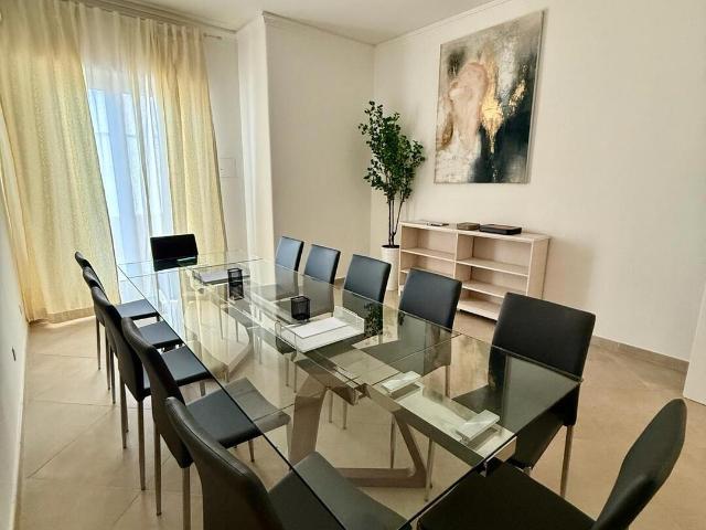 Affittasi elegante sala riunioni nel centro di Acireale