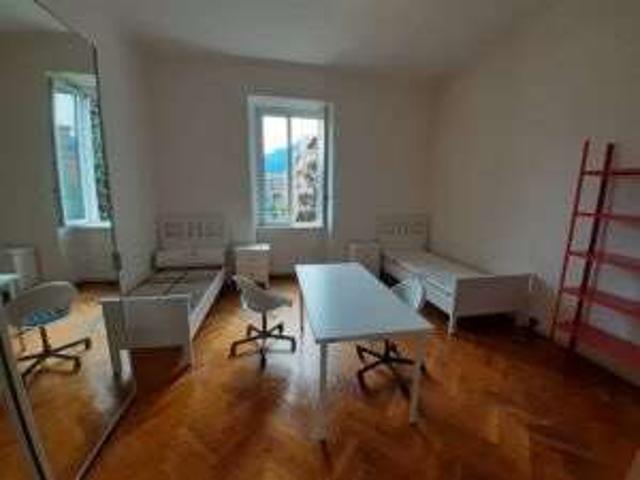 AFFITTASI IN VIA CANESTRINI STANZA SINGOLA