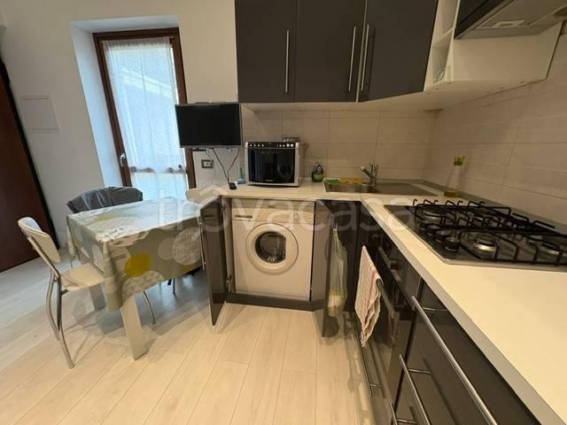 Affittasi monolocale a Bergamo via Borgo Santa Caterina, Corridoni