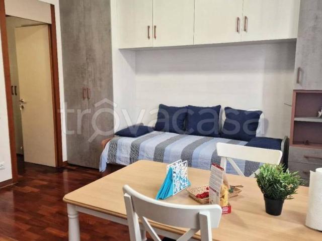Affittasi monolocale a Padova via del Portello, Portello Ospedali