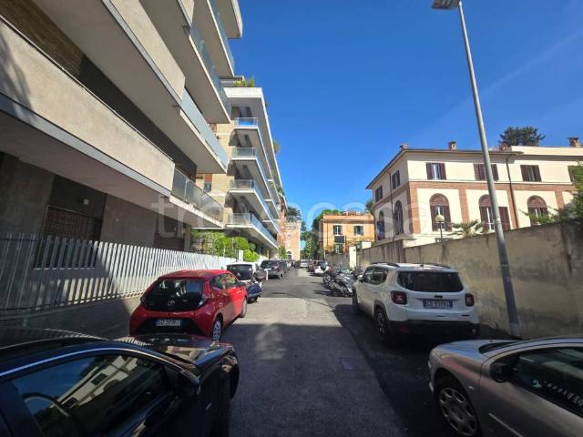 Affittasi monolocale a Roma via Onofrio Panvinio, Bologna