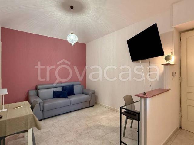 Affittasi monolocale a Torino via Sant'Anselmo, 30, San Salvario Baretti