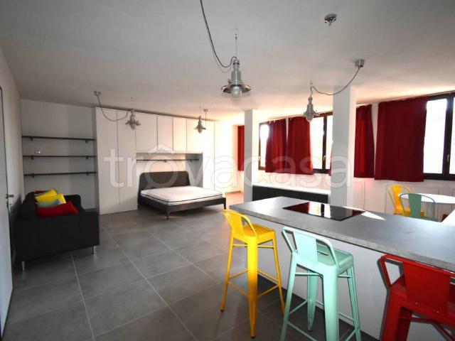 Affittasi monolocale ad Aicurzio via Parrocchia, 8