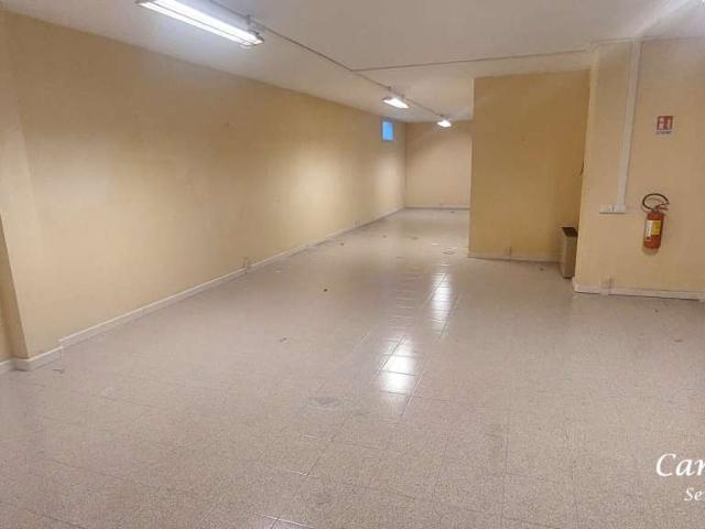 AFFITTASI MAGAZZINO DI AMPIA METRATURA NELLA ZONA CENTRALISSIMA DI SPOLETO
