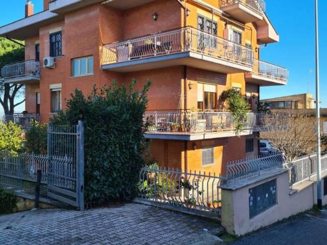 Affittasi Mansarda, Mansarda La Cerquetta Annunci Roma Roma Rif.67123