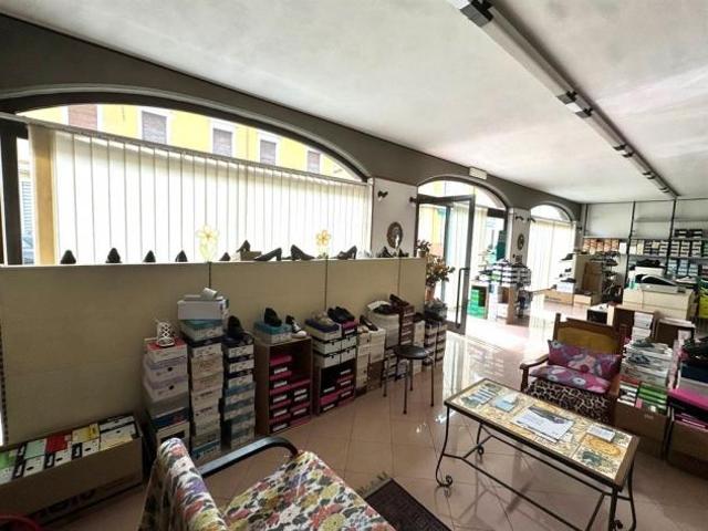 Affittasi negozio in centro a Bagnolo San Vito