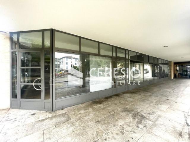 AFFITTASI SPAZIO COMMERCIALE CON VETRINE A LUGANO