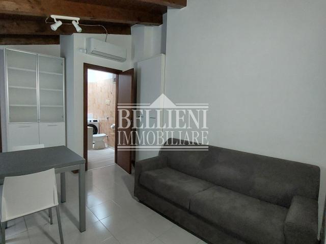 AFFITTASI SPAZIOSO MINI MQ 60 ARREDATO IN CORSO PALLADIO VICENZA