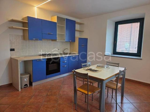 Affittasi stabile/palazzo a Cavour