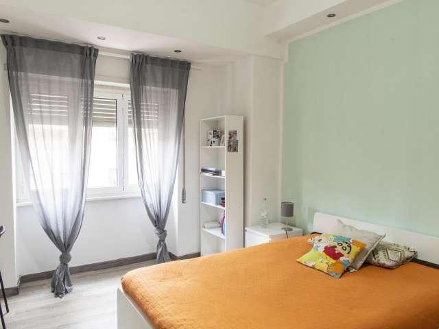 Affittasi stanza in appartamento con 3 camere a Marconi, Roma