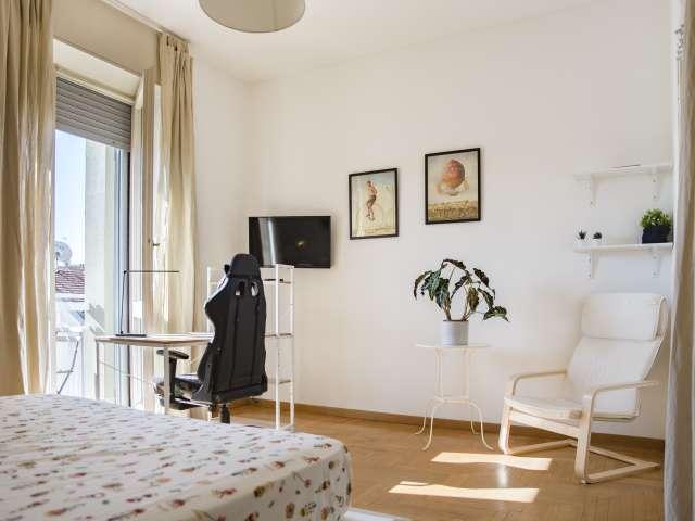 Affittasi stanza in appartamento con 7 camere a Milano