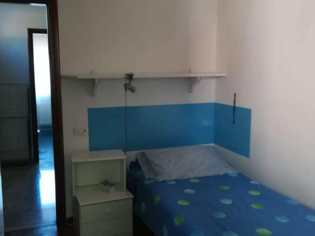 Affittasi stanza in appartamento con 4 camere da letto a Perugia