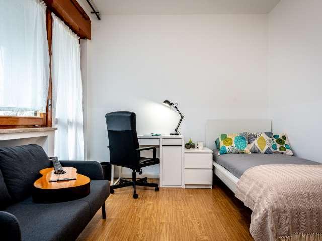 Affittasi stanza in appartamento con 5 camere da letto a Centochiavi, Trento