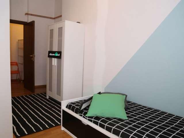 Affittasi stanza in appartamento con 6 camere a Trento