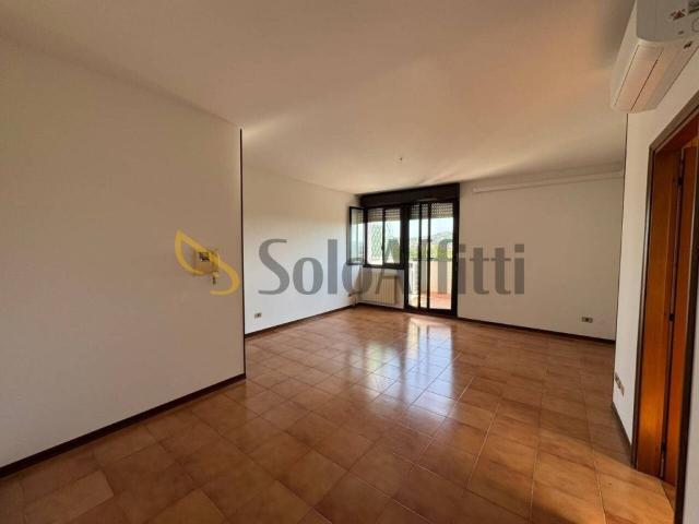 Affittasi quadrilocale a Bologna via Emilia Ponente, 250/5