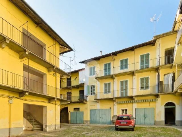 Affittasi quadrilocale a Bra via Cavour, 8