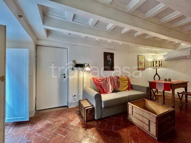 Affittasi quadrilocale a Firenze, Santo Spirito