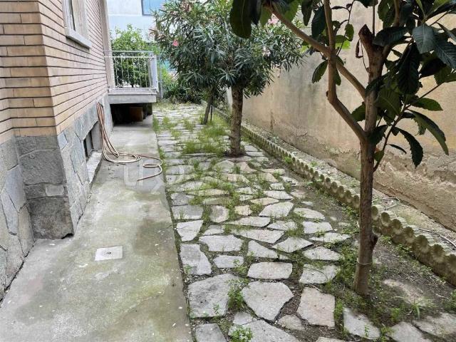 Affittasi quadrilocale a Spotorno via foce