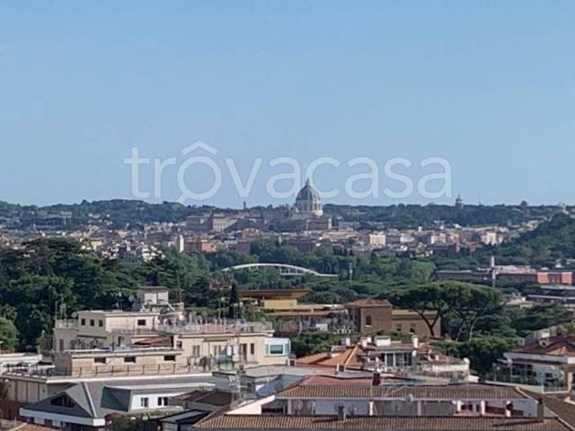 Affittasi quadrilocale a Roma via Stefano Jacini, Vigna Clara Vigna Stelluti