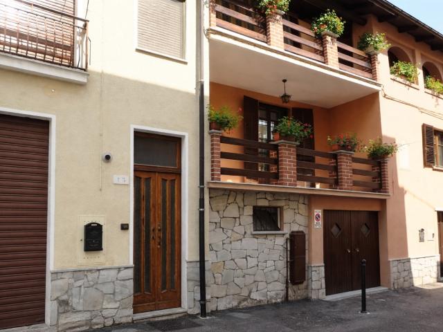 affittasi quadrilocale con terrazzo