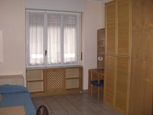 affittasi tre stanze appartamento