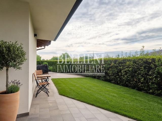 AFFITTASI TRICAMERE CON GIARDINO E GARAGE A COSTABISSARA