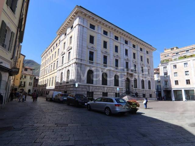 Affittasi trilocale a Como via Francesco Muralto, 7, Centro Storico