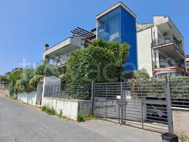 Affittasi trilocale a Castel Gandolfo via delle Viole, 9, Pavona
