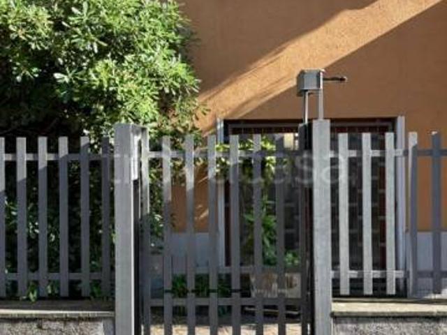 Affittasi trilocale a Milano, Corso San Gottardo
