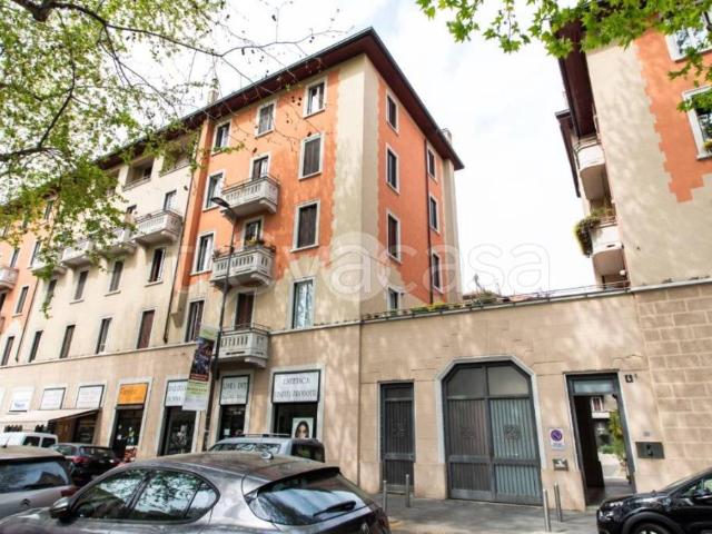 Affittasi trilocale a Milano piazza Prealpi, 4, Certosa