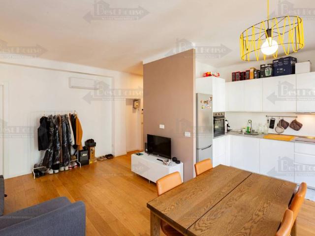 Affittasi trilocale a Milano, Quartiere Feltre