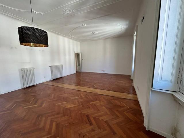Affittasi trilocale a Milano via Spartaco, 8, Montenero