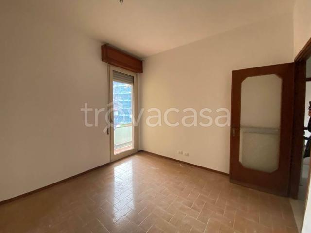 Affittasi trilocale a Piacenza, Zona 2000