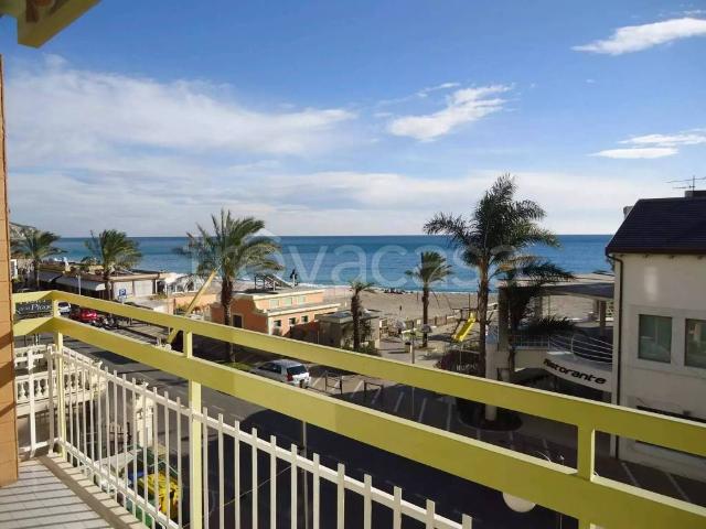 Affittasi trilocale a Pietra Ligure corso Italia, 167