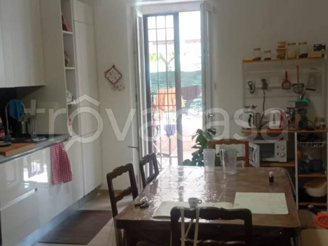 Affittasi trilocale a Roma via Alcesti, Torre angela