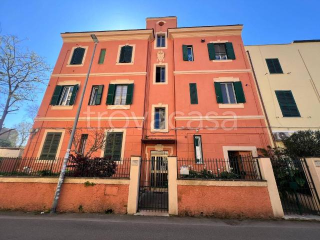 Affittasi trilocale a Roma via dei Sulpici, Quadraro