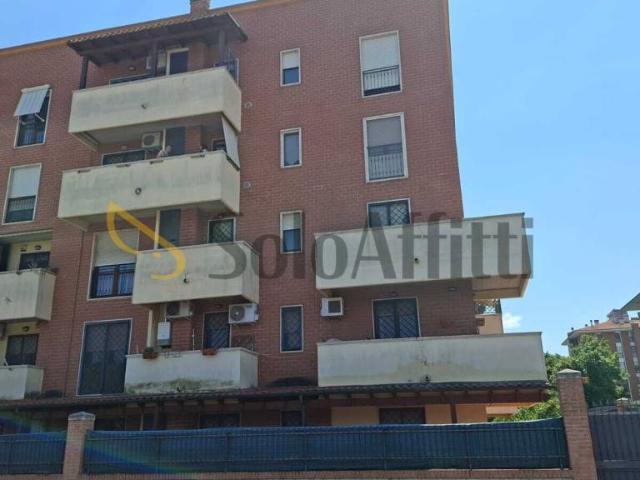 Affittasi trilocale a Roma via Maso Finiguerra, 50, Romanina