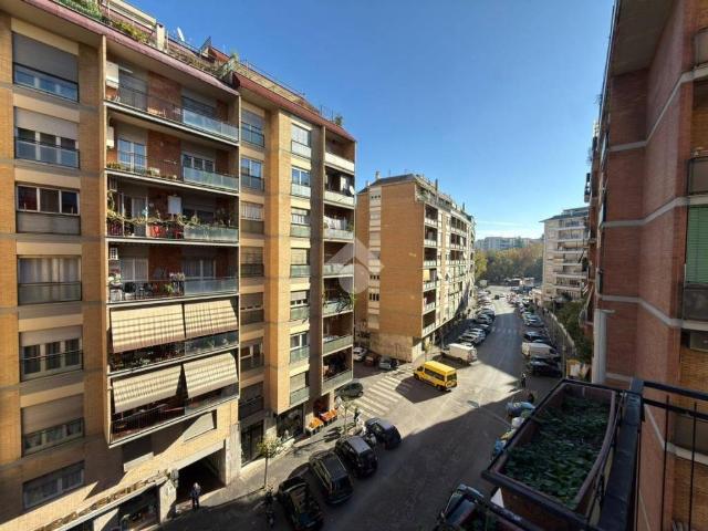 Affittasi trilocale a Roma, Casal Bruciato