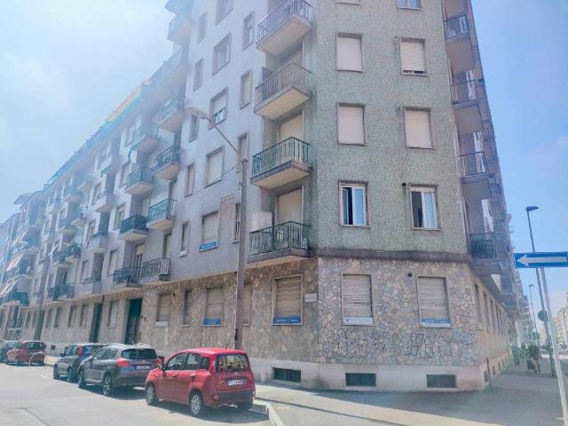 Affittasi trilocale a Torino via Mombarcaro, 59, Santa Rita