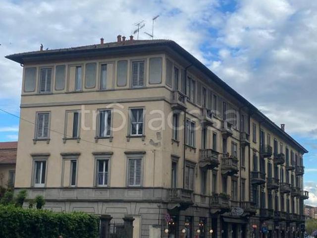 Affittasi trilocale a Varese via Carlo Carcano, 14, Biumo Inferiore Superiore