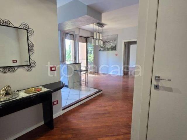 Affittasi trilocale a Vimercate viale Iginio Rota, 30
